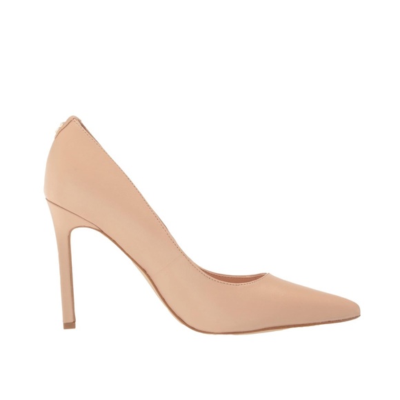 GUESS Women's Seanna Pump - Picture 2 of 10